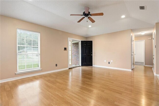 Foto del edificio - 8382 Oak Pointe Ct