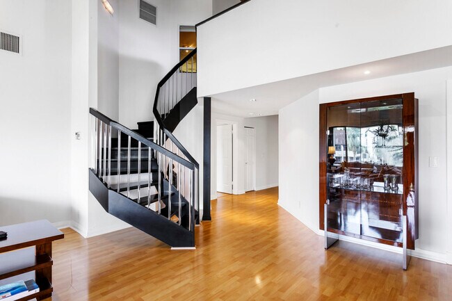 Foto del edificio - 1100 Marine Way W