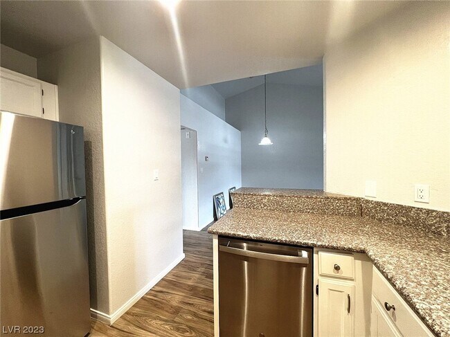 Building Photo - 5036 S Rainbow Blvd