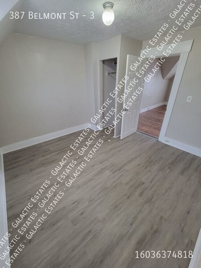 Building Photo - East side spacious 3 bedroom 1 bath with b...