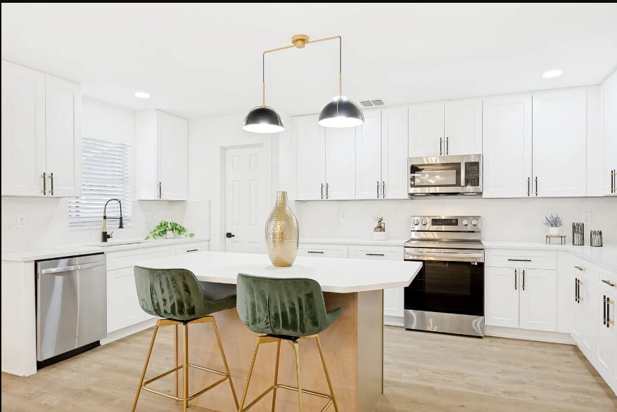 Foto del edificio - 4829 Cedar Crest Dr