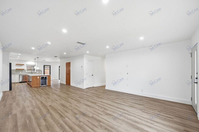Foto del edificio - 7412 Fenton Dr