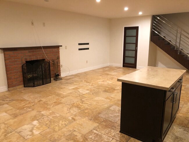 Living Romm - 16474 Sunset Blvd