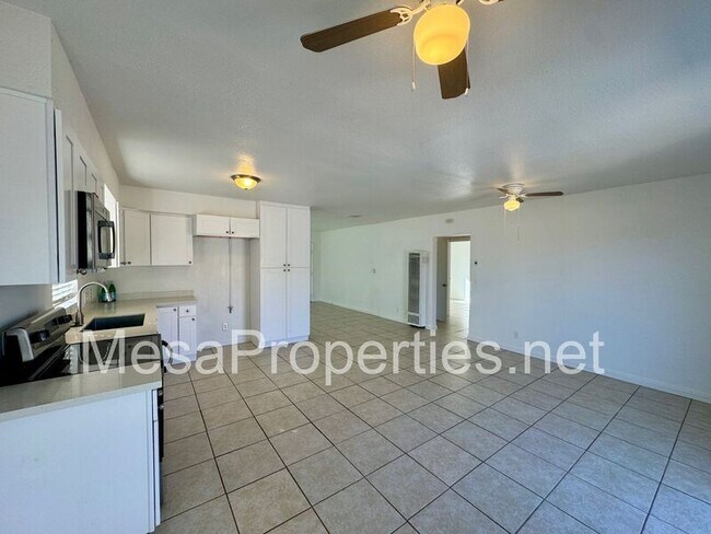 Building Photo - 26650 Josma Dr