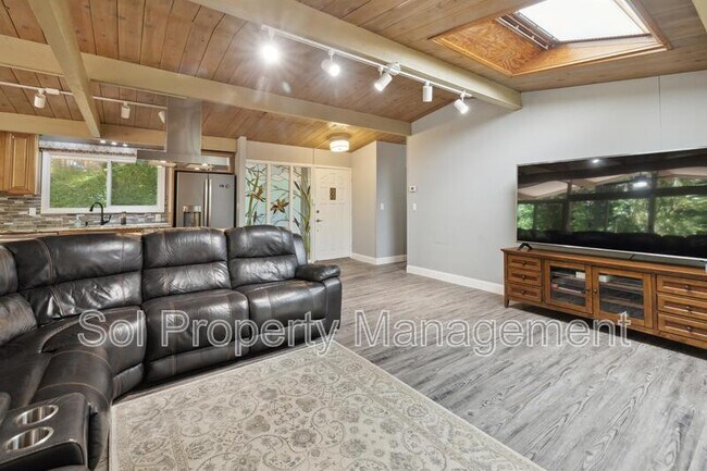 Building Photo - 15820 Forest Hill Drive