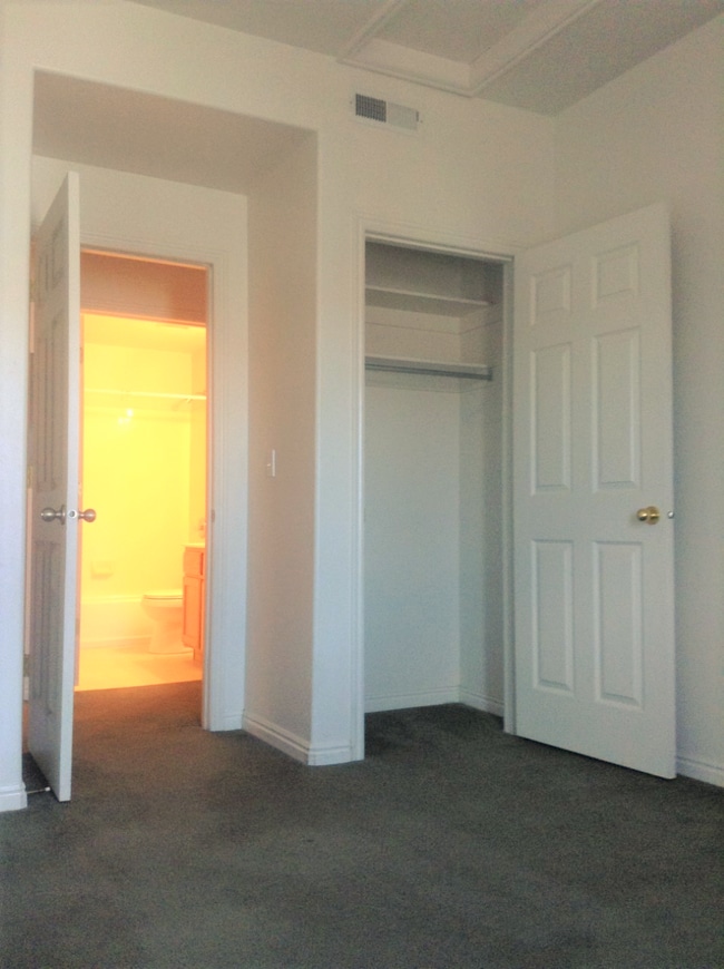 Building Photo - 1523 S 430 W