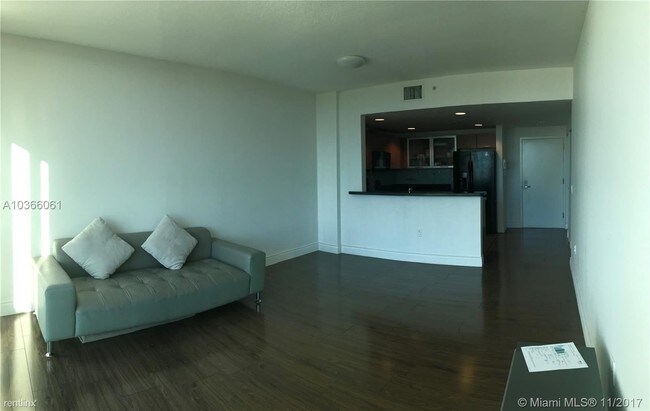 Foto del edificio - 2021 SW 3rd Ave
