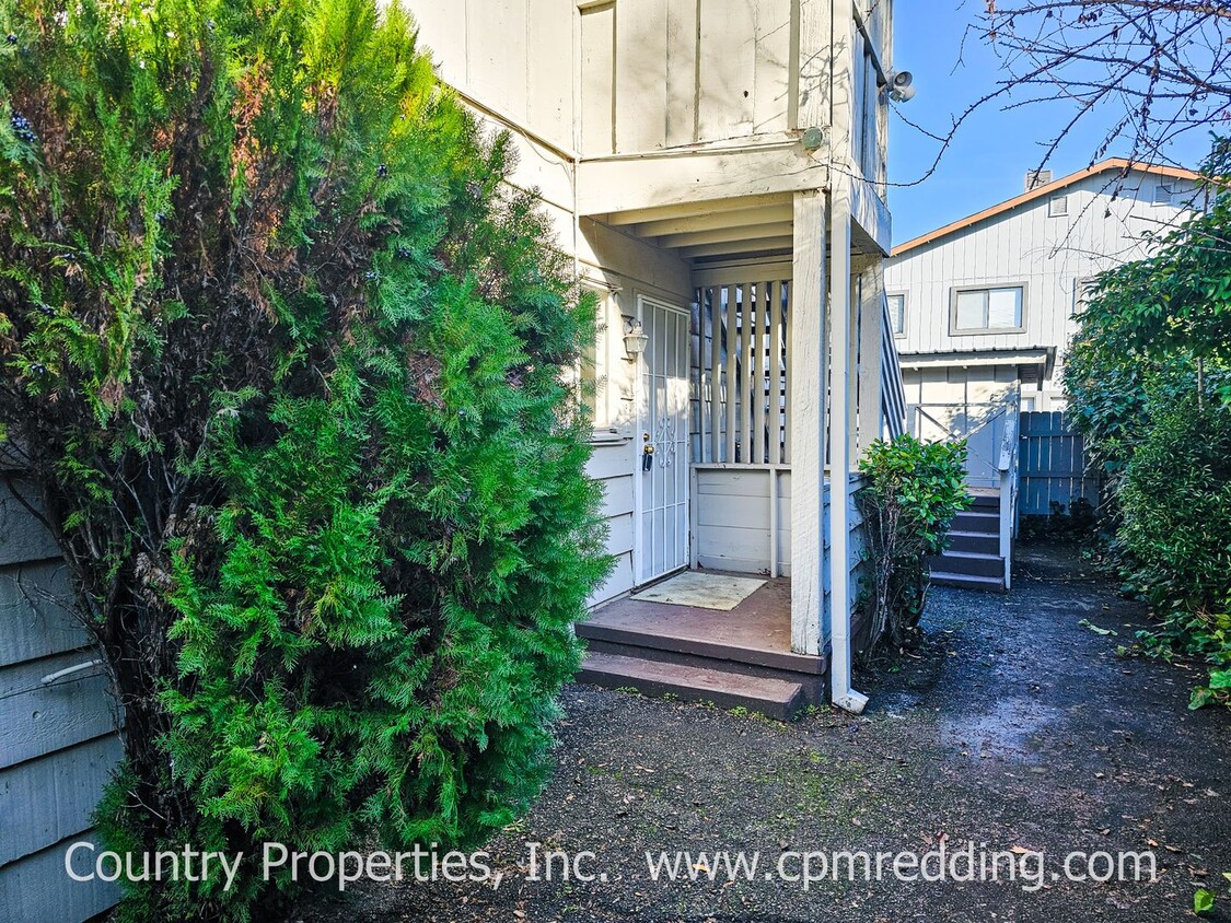 Primary Photo - 1001 East