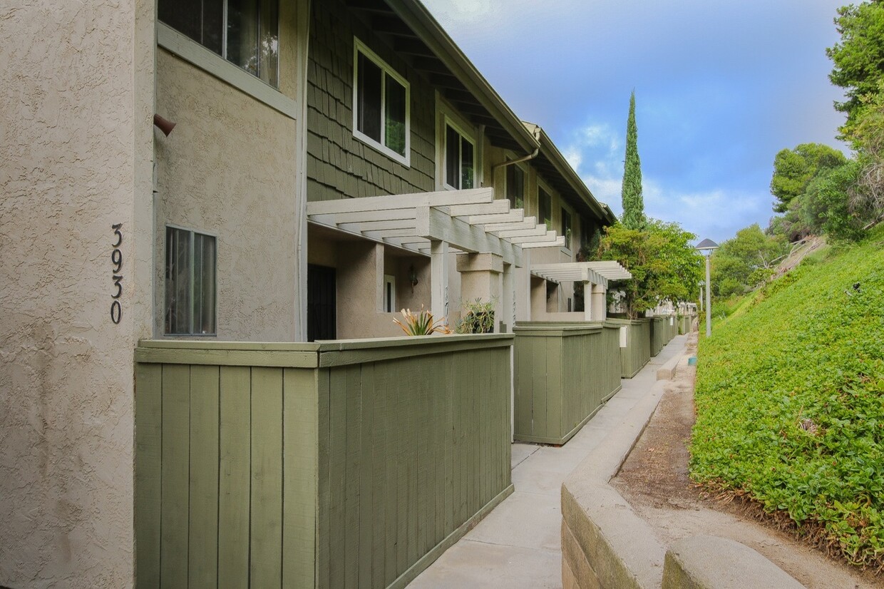 College Park Townhomes Bldg 3930 - 3930 60th St