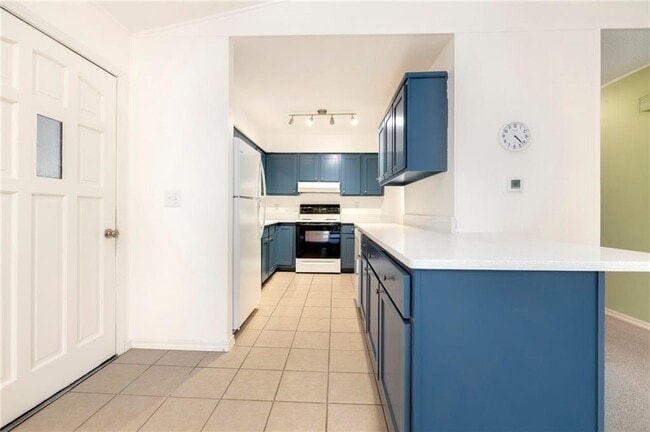 Building Photo - 8 Purfleet Dr