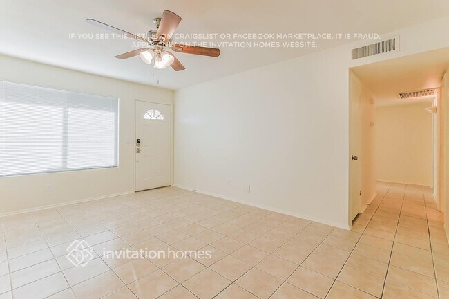 Foto del edificio - 512 N Los Feliz Dr