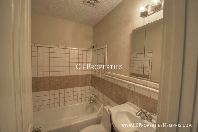 Foto del edificio - 3182 Covington Pike