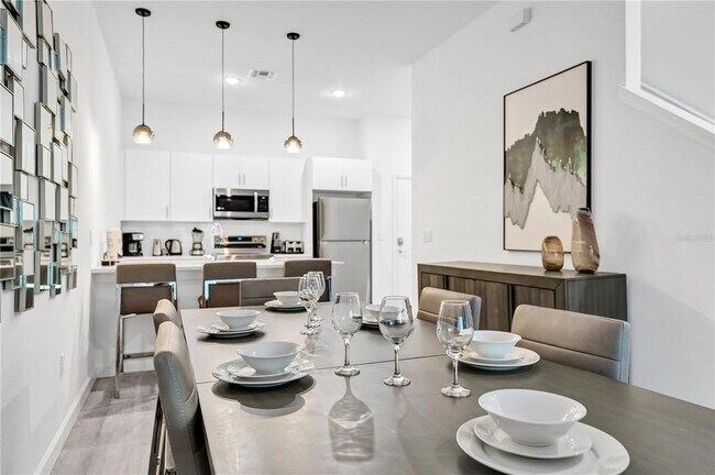 Building Photo - 396 Famagusta Dr