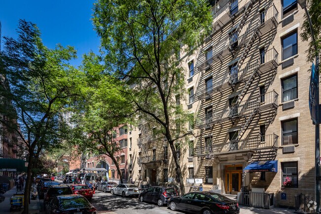 Building Photo - 415 E 73rd St