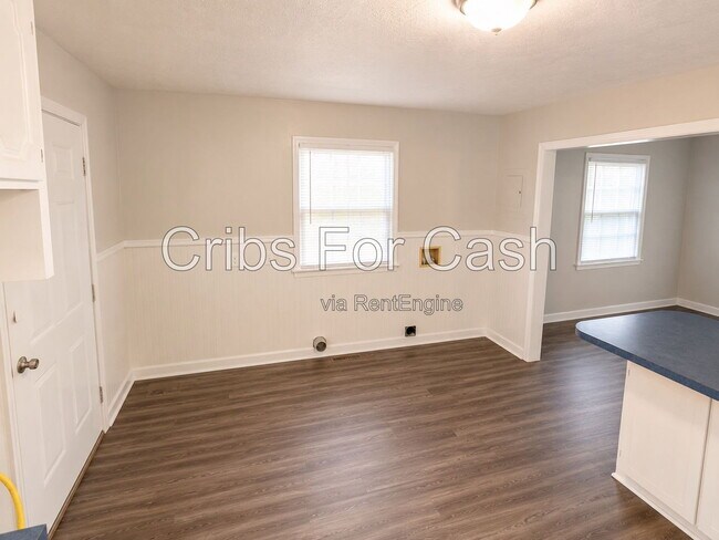 Foto del edificio - 3251 Meadow Ln