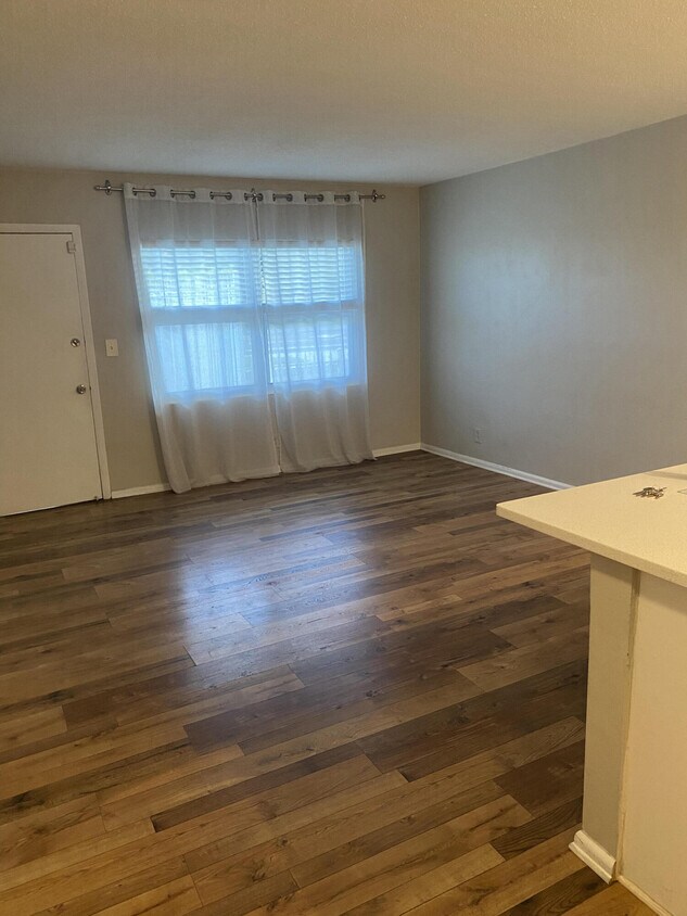 3915 S Flagler Dr Unit 108, West Palm Beach, FL 33405 Room for Rent