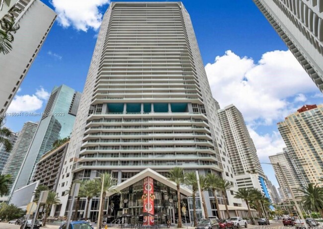 Building Photo - 1300 Brickell Ave