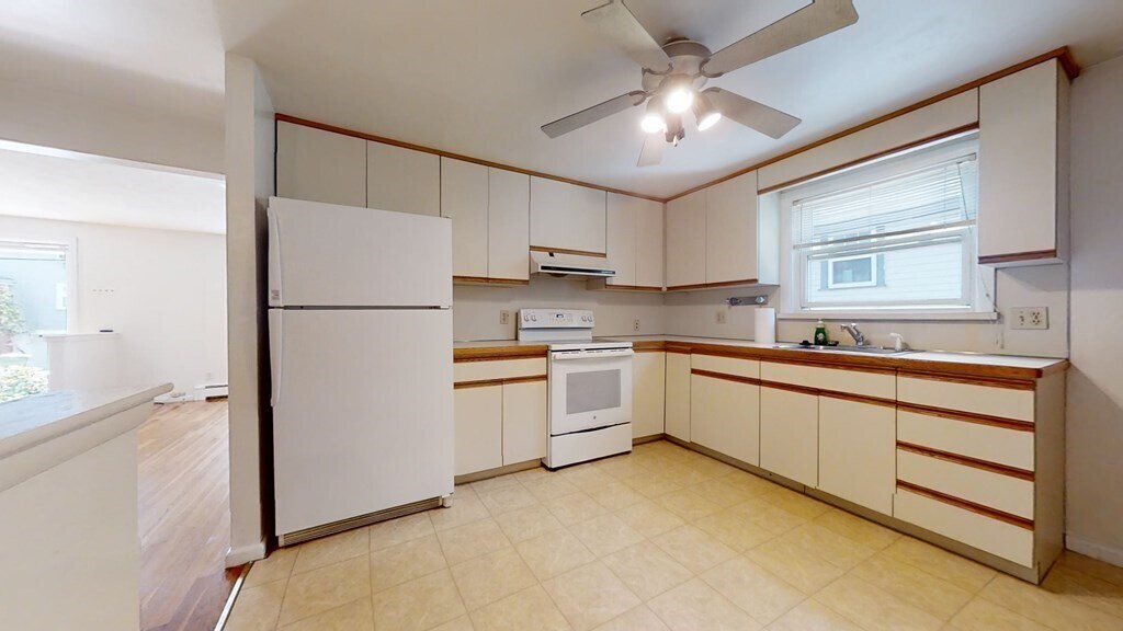 Primary Photo - 28 Hersom St