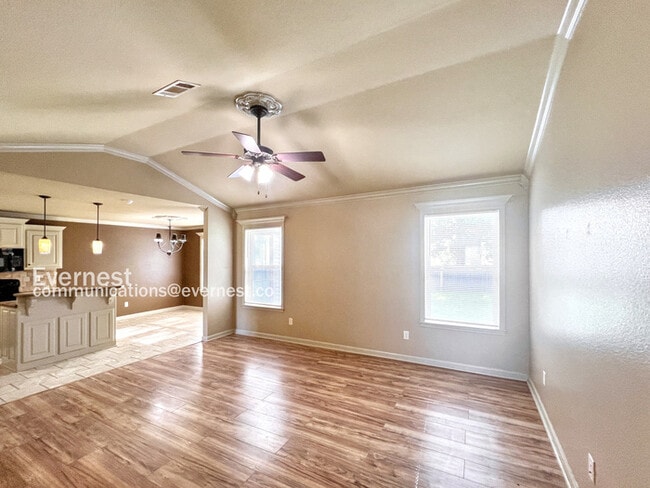 Building Photo - 45 Castleton Dr