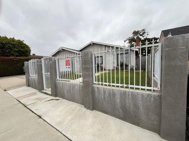 Foto del edificio - House for Rent Minutes from Mexico Border