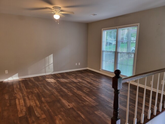 Building Photo - 117 Azalea Dr