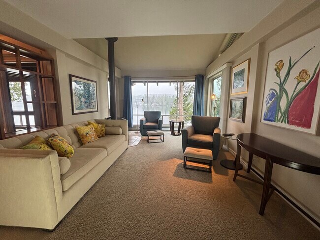 Foto del edificio - 221 N Bay Ln