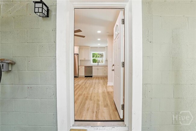 Foto del edificio - 1110 E Duffy St