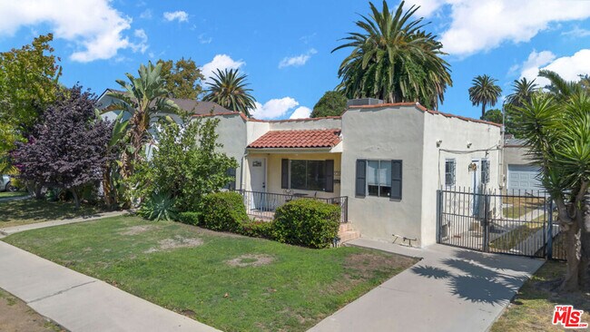 Foto del edificio - 736 N Poinsettia Pl