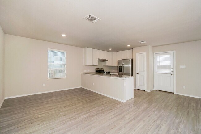 Building Photo - 7403 Avila Vis