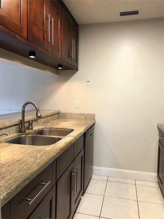 Building Photo - 3799  Cocoplum Cir  35131 Coconut Creek Fl...