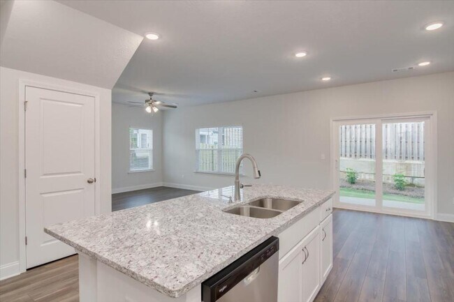 Foto del edificio - 1201 Vail Dr