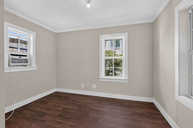 Building Photo - Lake Worth Beach Rental — Prime Location, Modern Comfort & Easy Coastal Living