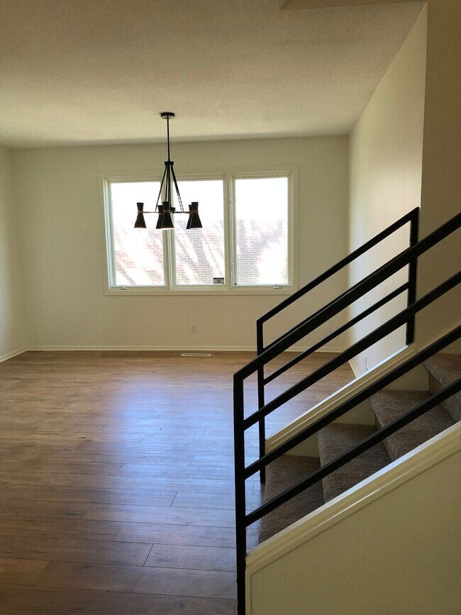 spacious dining room - 5336 Stonecliffe Dr