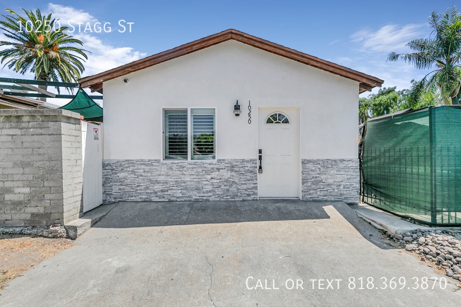 Primary Photo - 10250 Stagg St