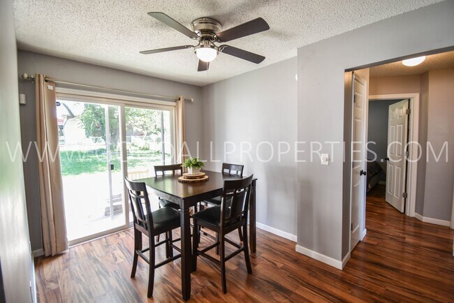 Building Photo - 2 Bedroom 2 Bath Home in Des Moines