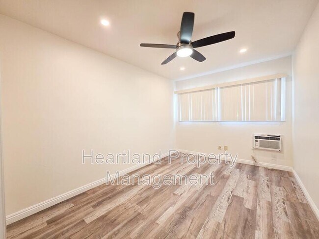 Foto del edificio - 5031 Monroe Ave