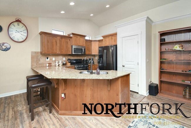 Building Photo - Superb Star Home With Move-in Credit opportunity - HOME IS NOT FURNISHED