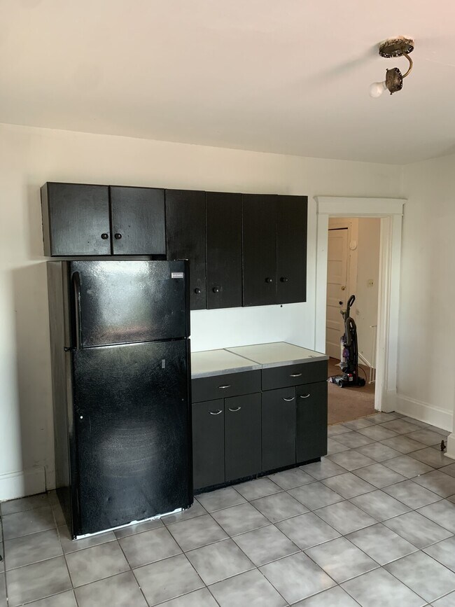 216 Wilson Ave Unit 2, Uniontown, PA 15401 Condo for Rent in