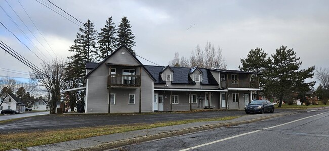 Photo du bâtiment - 81-81 Rue Principale