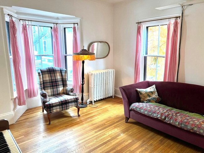 Living Room - 24 Glenwood Rd