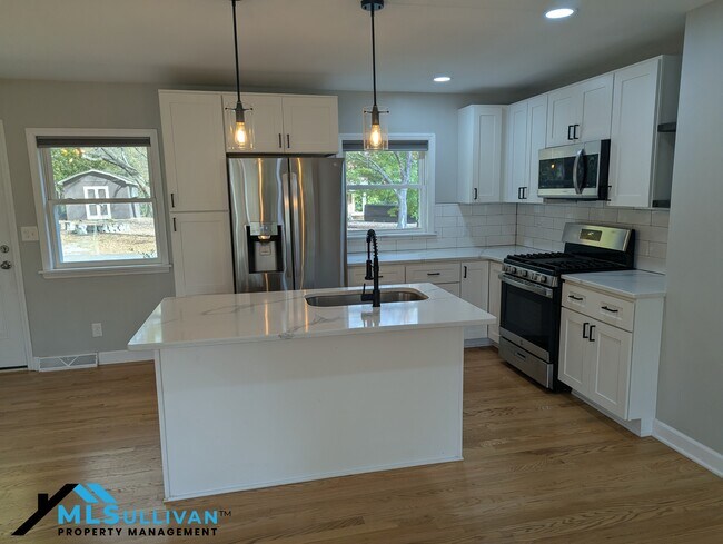 Building Photo - 4011 Garrett Rd