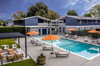 Outdoor Pool - Meadowbrook Apartments