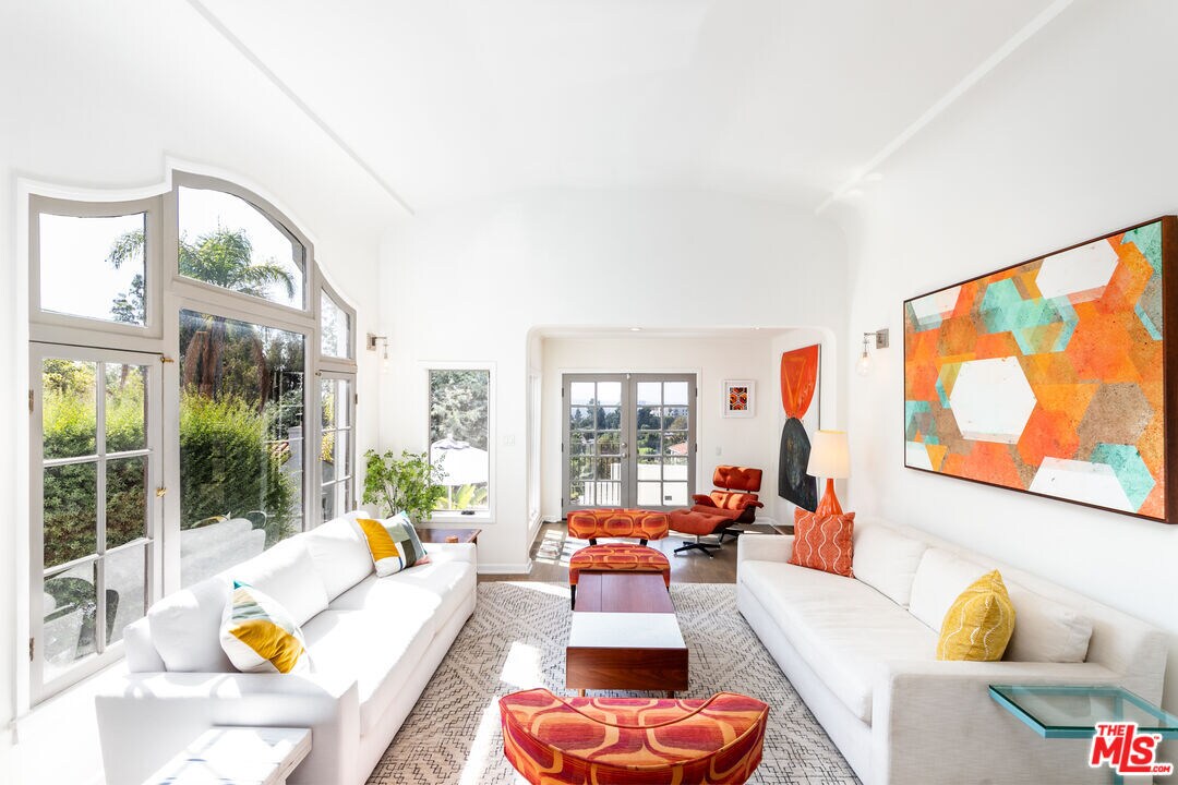Foto principal - 1761 N Orange Grove Ave