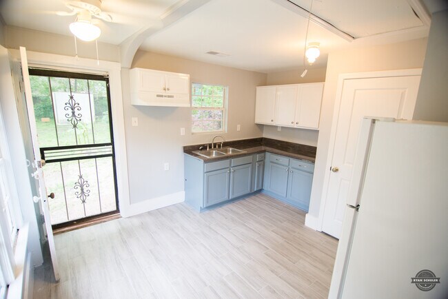 Kitchen - 2485 Harvard Ave