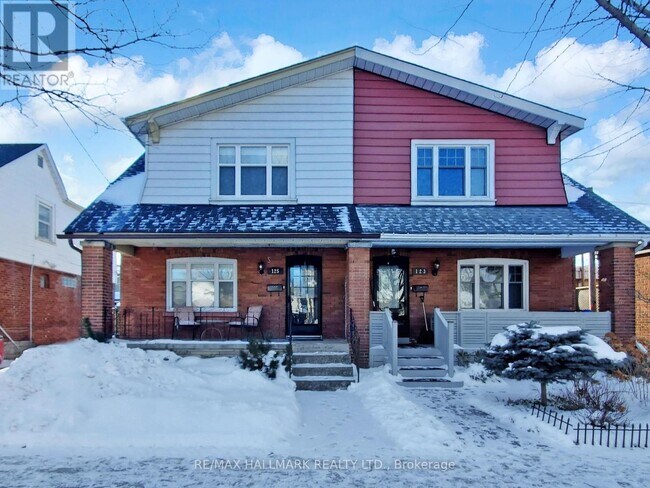 Building Photo - 125 Aldwych Ave