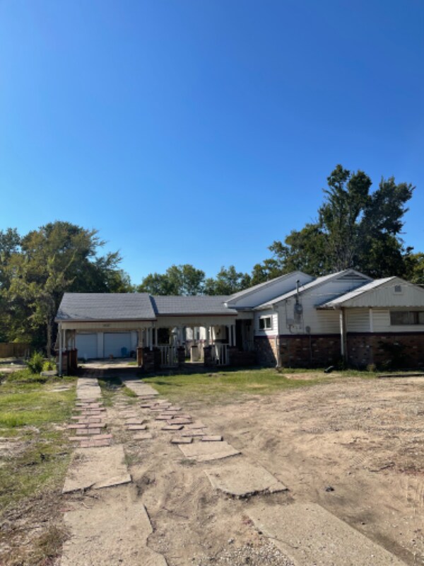 Primary Photo - 3517 Pioneer Rd