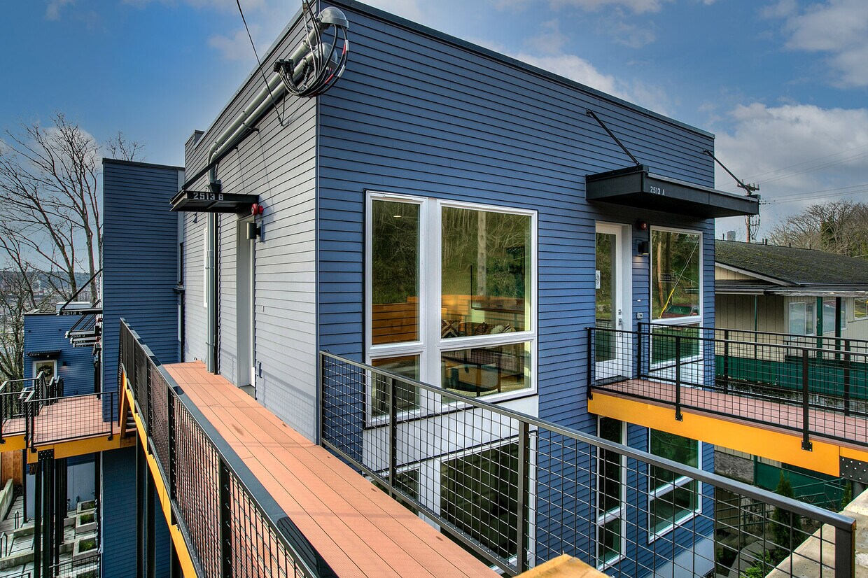 Foto principal - 2513 13th Ave S