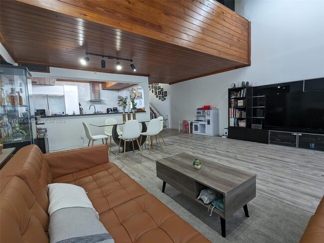 Foto del edificio - 11203 NW 15th St