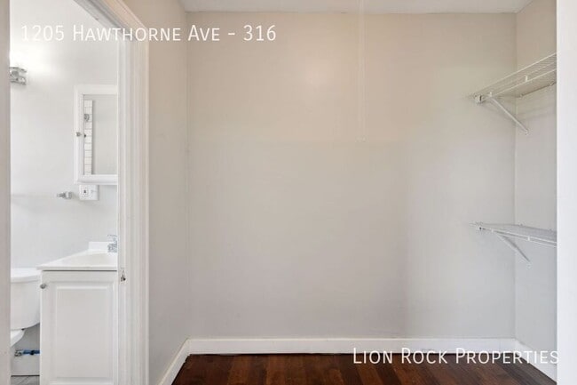 Building Photo - 1205 Hawthorne Ave