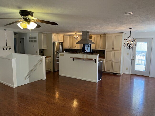 Foto del edificio - Three Bedroom 2 Bath Home in Bethalto with...
